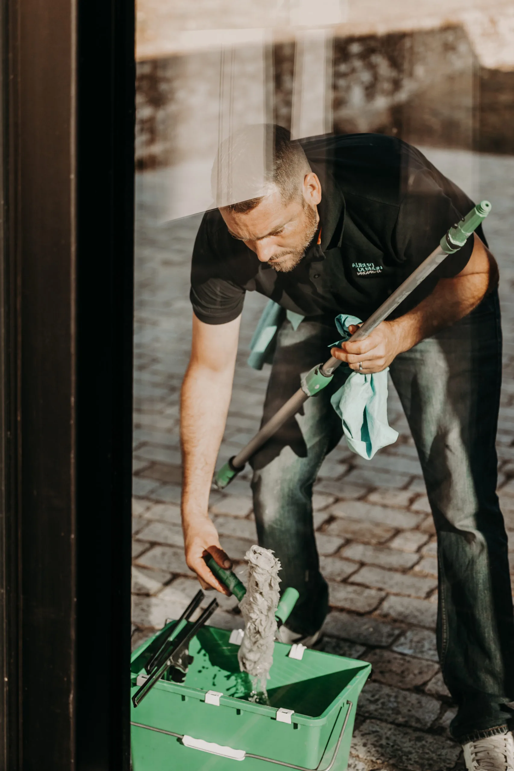 nettoyage-de-vitres-entreprise-nettoyage-nantes Nettoyage de vitres à Nantes avec notre entreprise de nettoyage