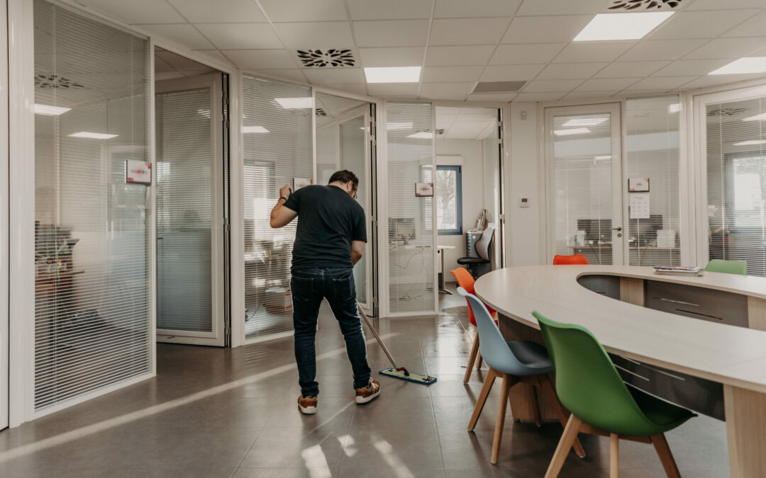 Nettoyer sol vinyle : astuces pour un sol propre