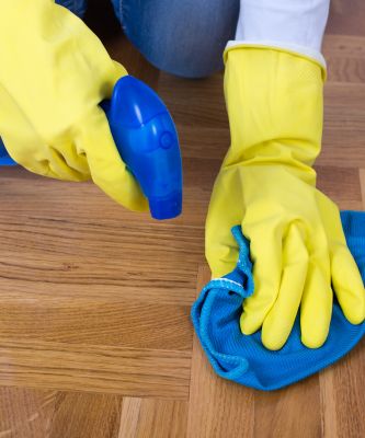 Nettoyage du parquet